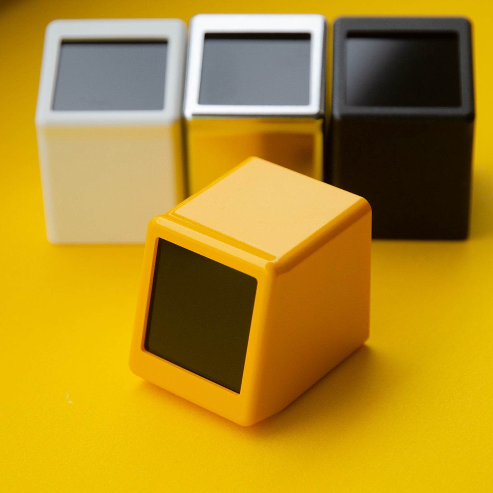 Premium Mini Smart WiFi Wettervorhersage-Station: Uhr für Gaming-Desktop-Deko | DIY süße GIF-Animationen & Elektronisches Album